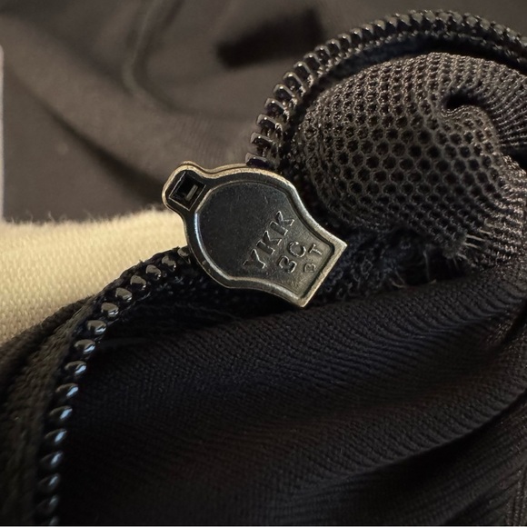 Lululemon Speed Up Tight 28” Brushed | Mid Rise | Gently Used CODE LW5BMUS​​​ - Picture 15 of 16